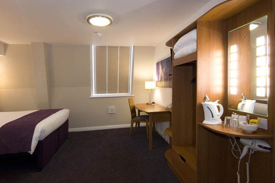 Premier Inn Μπρέντγουντ Εξωτερικό φωτογραφία